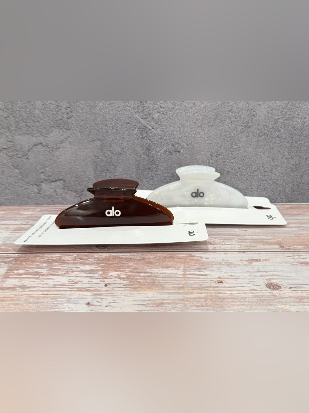 Alo Acrylic Claw Clips - Brown & Pearl White